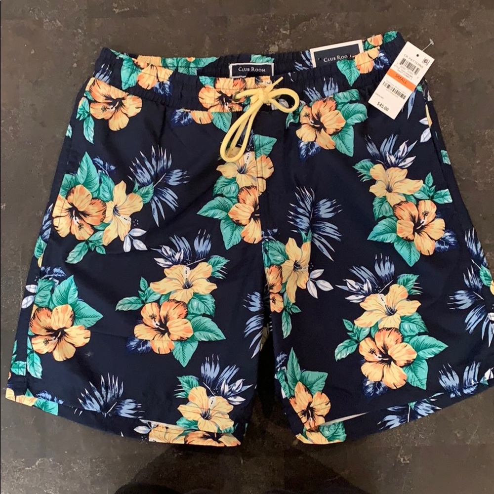 🌺🌴FLORAL SWIM TRUNKS!!